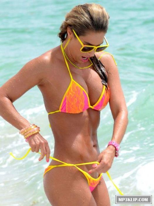 Ничто не выглядит лучше, чем красотки в бикини