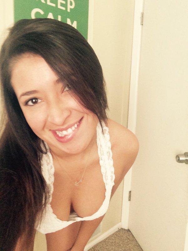 Сексуальные вырезы на сиськах