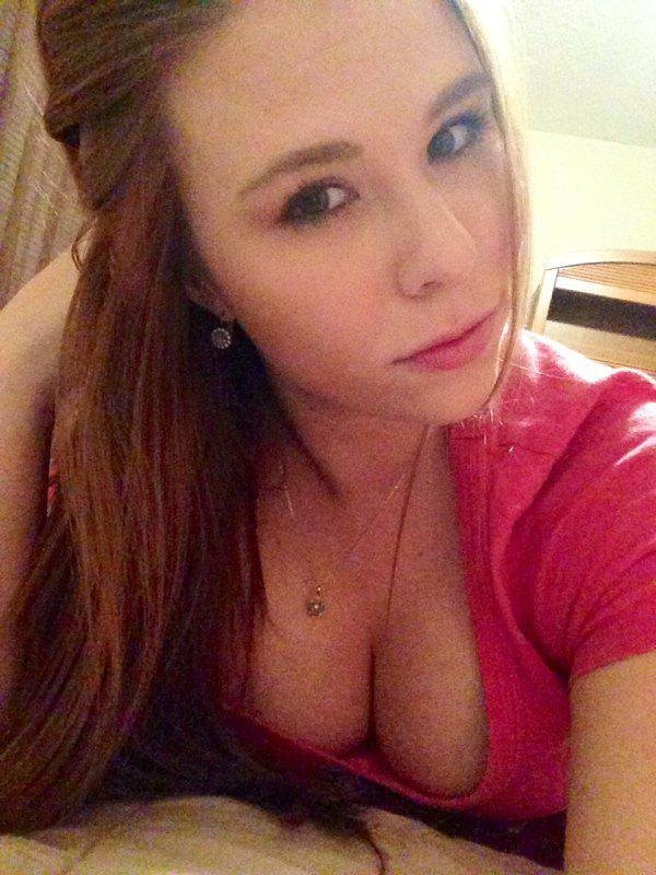 Сексуальные вырезы на сиськах