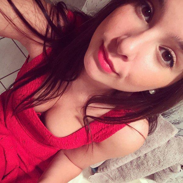 Сексуальные вырезы на сиськах