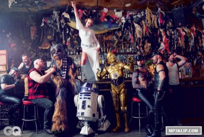 Эми Шумер снялась в фотосессии в стиле Star Wars