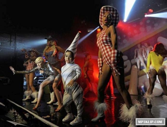 Майли Сайрус совсем сошла с ума