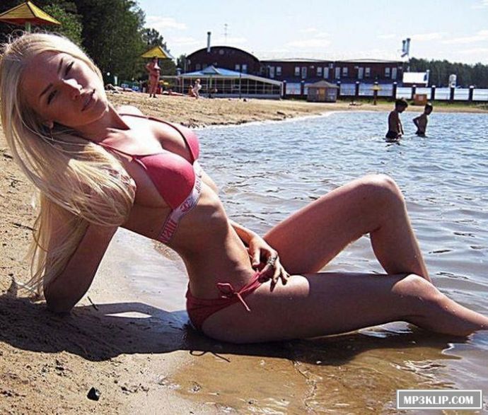 Ничто не выглядит лучше, чем красотки в бикини