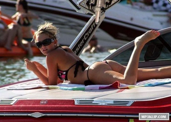 Ничто не выглядит лучше, чем красотки в бикини