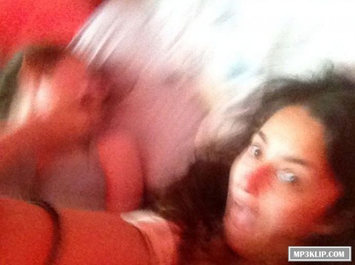 Паук и селфи девчонок