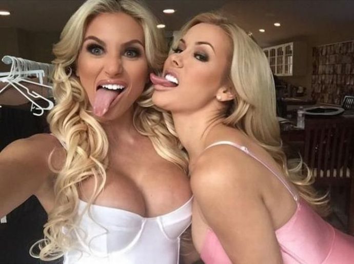 Забавные девушки