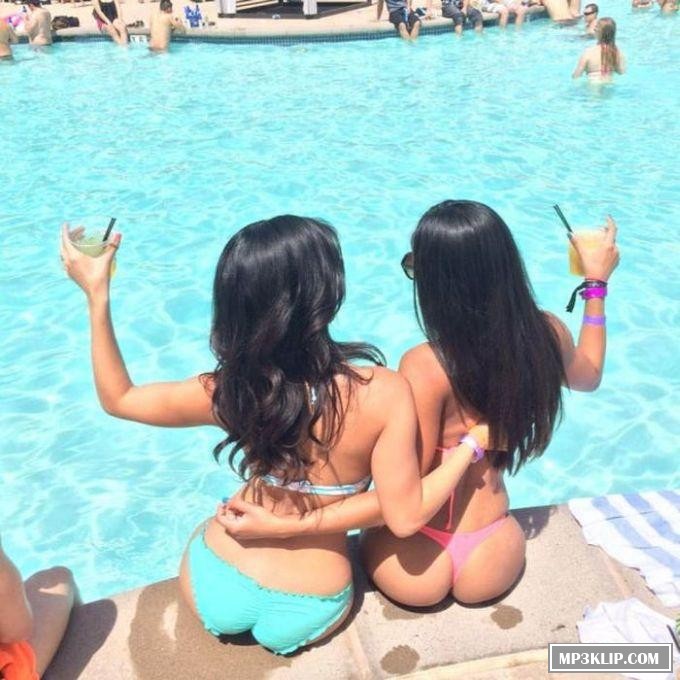 Все девушки должны носить бикини