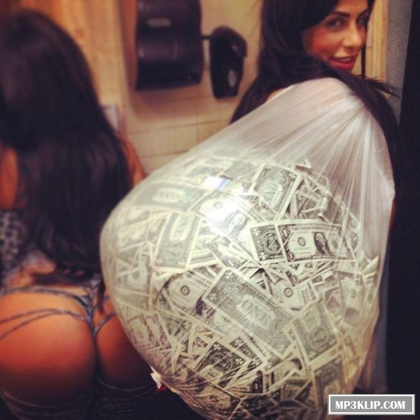 За кулисами в стрип-клубе