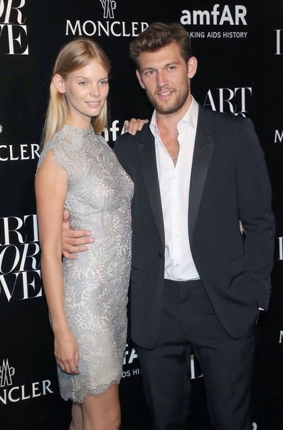 Алекс Петтифер с возлюбленной Марло Хорст на Moncler’s