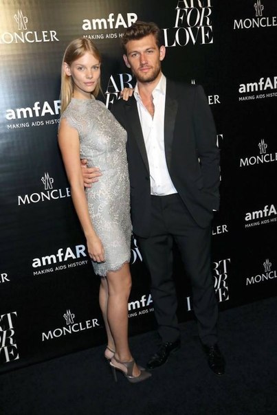 Алекс Петтифер с возлюбленной Марло Хорст на Moncler’s