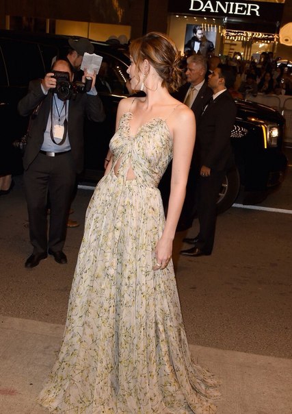 Джонни Депп, Эмбер Херд и Дакота Джонсон на премьере фильма "Черная месса