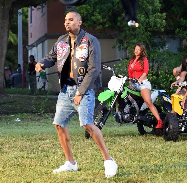 Крис Браун на съемках нового видеоклипа в Майями