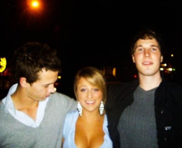 Куда пялимся?!