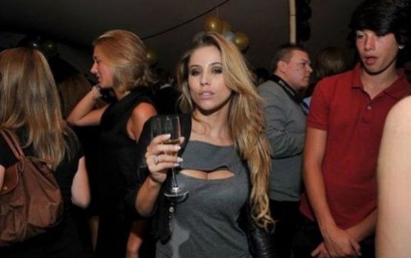 Куда пялимся?!