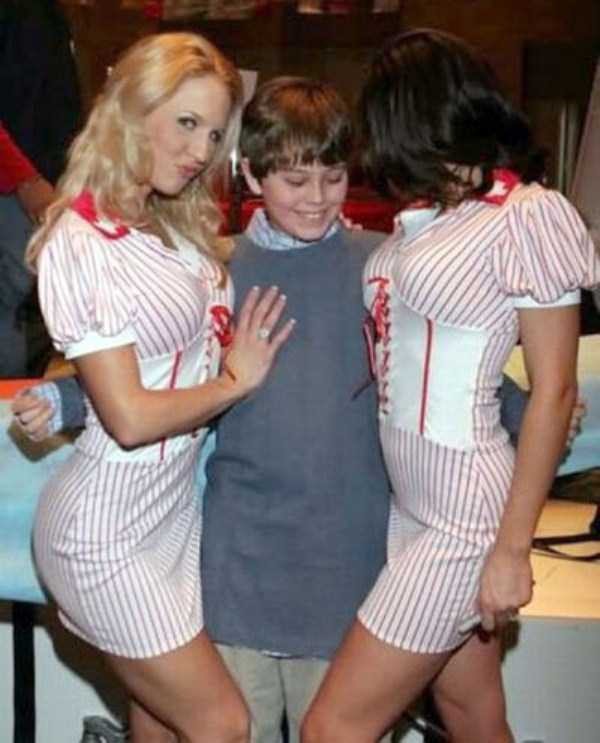 Куда пялимся?!