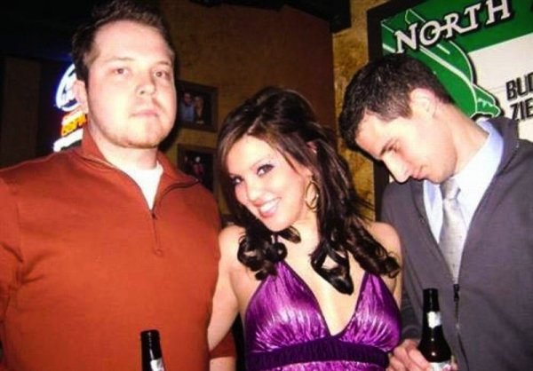 Куда пялимся?!