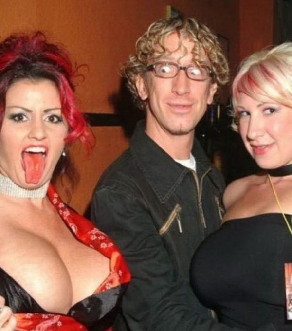 Куда пялимся?!