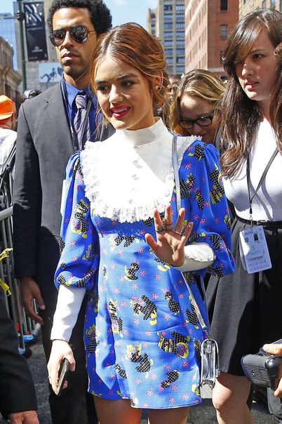 Люси Хейл на показе Jeremy Scott в Нью-Йорке