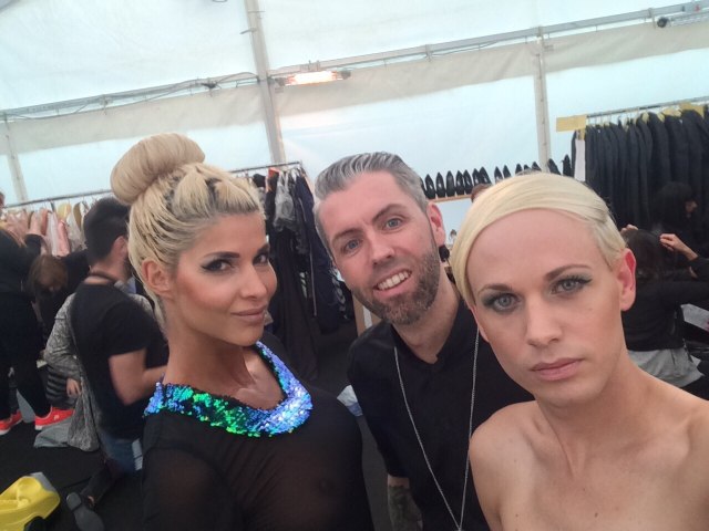 Микаэла Шефер в откровенном наряде