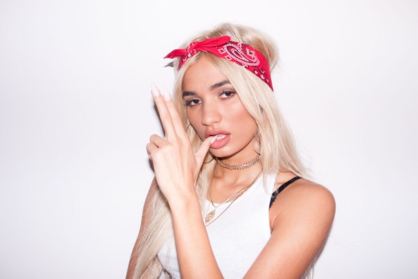Певица Пиа Миа Перез (Pia Mia Perez) в фотосессии Терри Ричардсона Певица Пиа Миа Перез (Pia Mia Perez) в фотосессии Терри Ричардсона