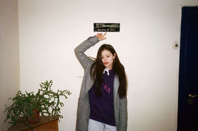 Девушки в постоветских подъездах