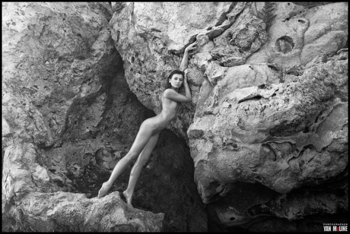 Обнажённые девушки на побережьях Крыма