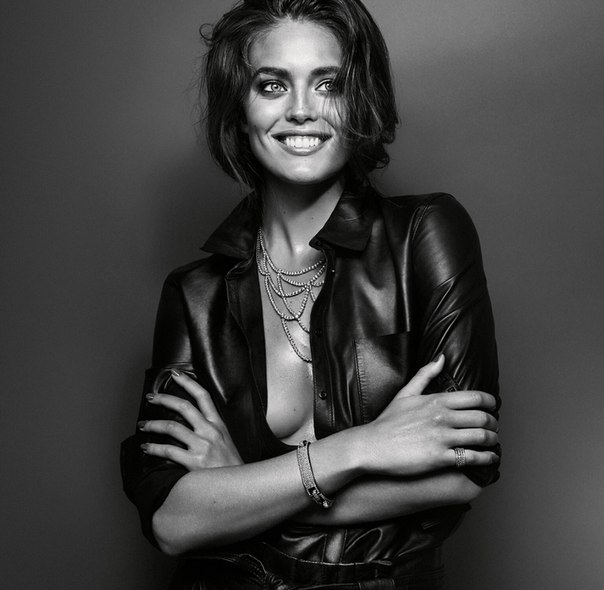 Эмили Ди Донато (Emily DiDonato) в журнале Porter (сентябрь 2015)