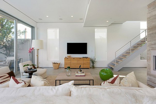 Новый дом Йена Сомерхолдера и Никки Рид.