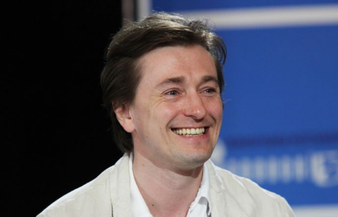 Известные актеры, изменившиеся до неузнаваемости благодаря гриму