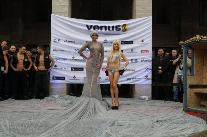 Крупнейшая ярмарка эротики Venus-2015 проходит в Берлине