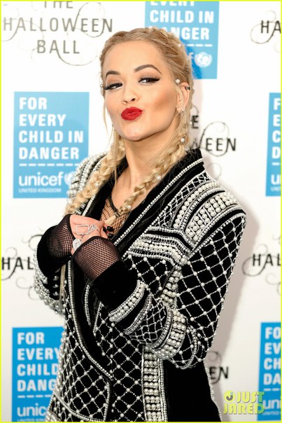 Поппи Делевинь, Рита Ора и Майкл Шин на UNICEF Halloween Ball....