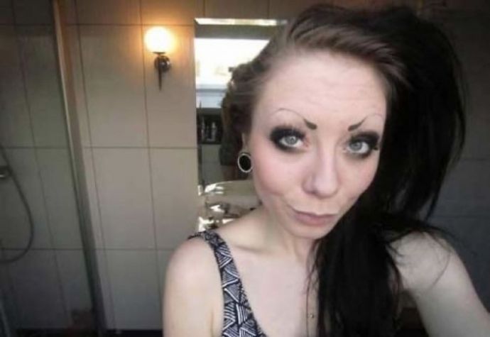 Красота страшая сила, а брови здесь причем?