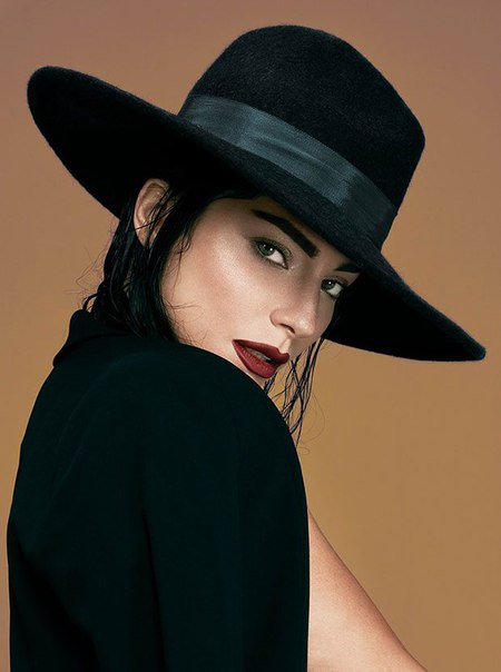 Турецкая модель и актриса Мерве Болугур для журнала «Bestyle»