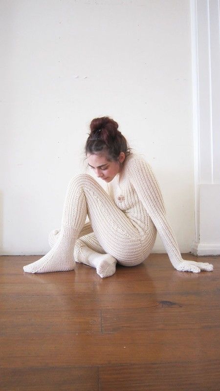 Женский костюм на зиму для сторонниц нудизма