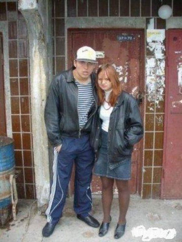 Эротические приколы (засветы сисек, голая на телевизоре)