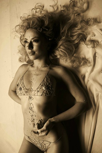 Анна Дубовицкая Голая Экс-участница группы "Блестящие"