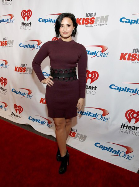 Деми Ловато на мероприятии «106.1 Kiss FM Jingle Ball»