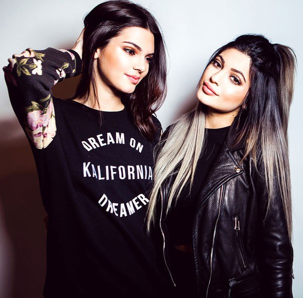 Эволюция сестер Кардашьян-Дженнер.