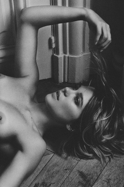 Голая Леа Сейду - Lea Seydoux Nude