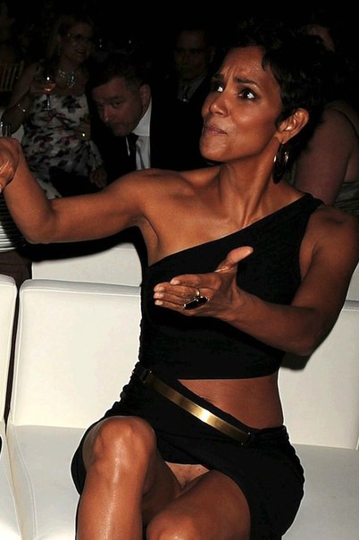 Голые знаменитости Хэлли Берри Голая - Halle Berry Nude