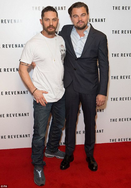 Леонардо ДиКаприо и Том Харди на специальном показе фильма "Выживший"