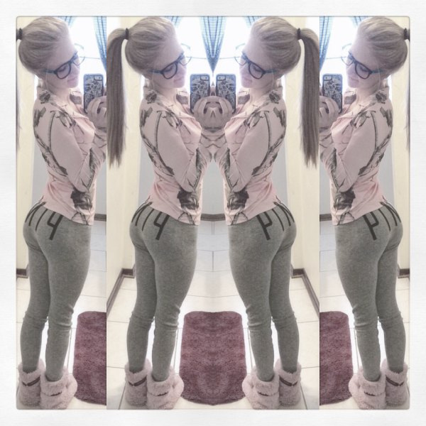 Спортивные девчонки в обтягивающих штанишках