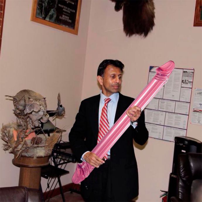 Дилдо вместо оружия в руках республиканцев