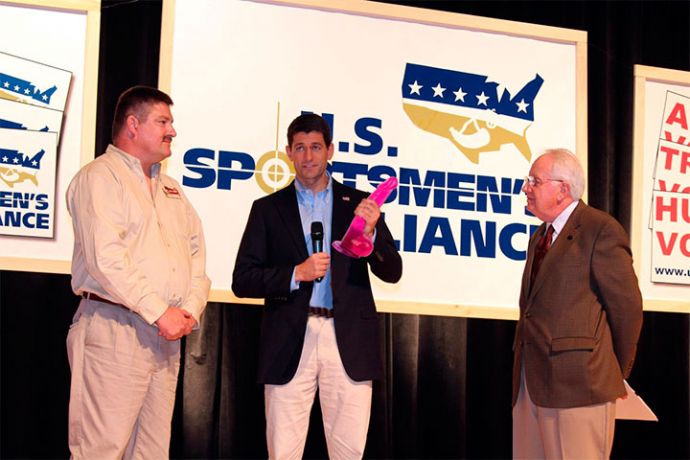 Дилдо вместо оружия в руках республиканцев