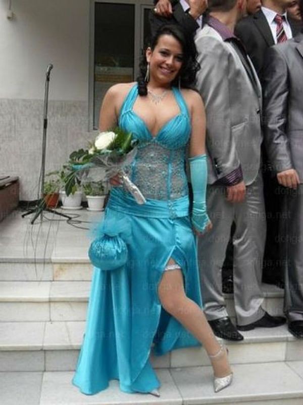 Выпускные платья школьниц уходящего 2015 года