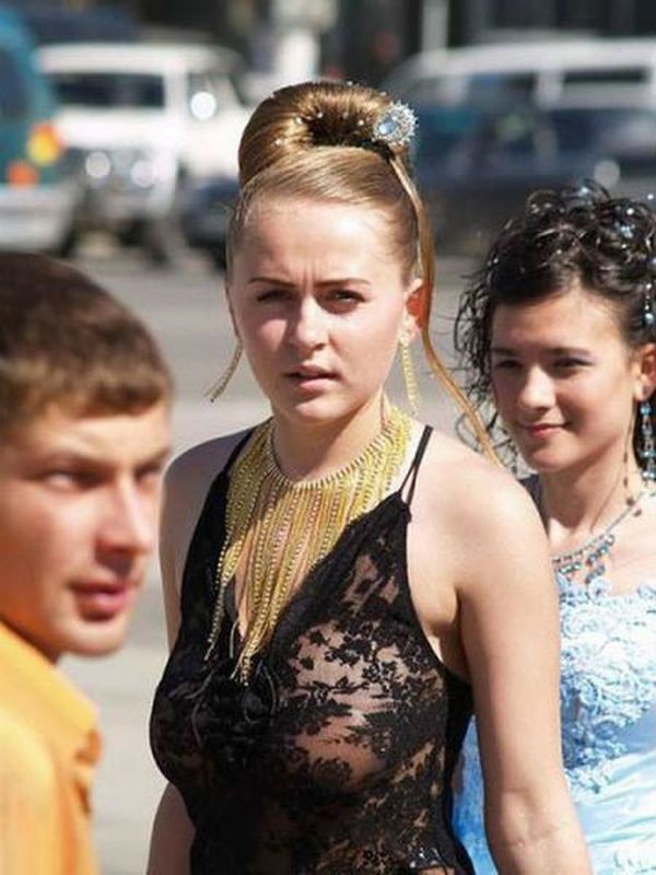 Выпускные платья школьниц уходящего 2015 года