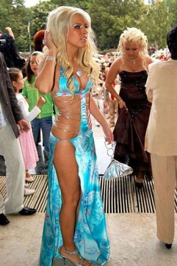 Выпускные платья школьниц уходящего 2015 года