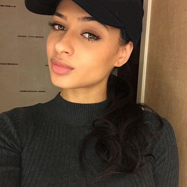 Актриса и модель Tori Hughes. Просто шикарна!