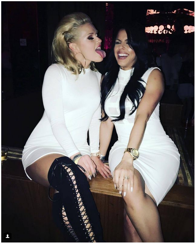 Актрисы взрослого кино на вручении порно-Оскара в Лас-Вегасе Актрисы взрослого кино на вручении порно-Оскара в Лас-Вегасе