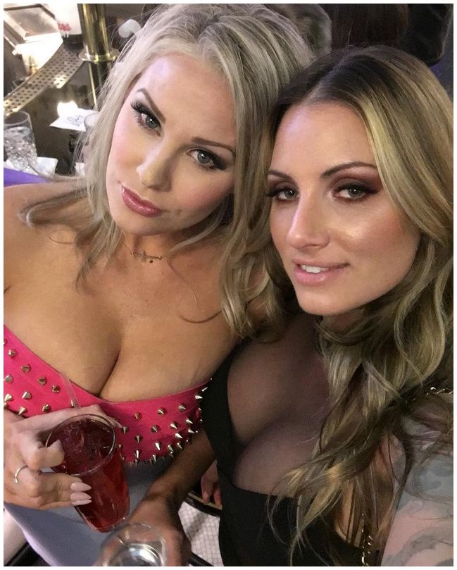 Актрисы взрослого кино на вручении порно-Оскара в Лас-Вегасе Актрисы взрослого кино на вручении порно-Оскара в Лас-Вегасе